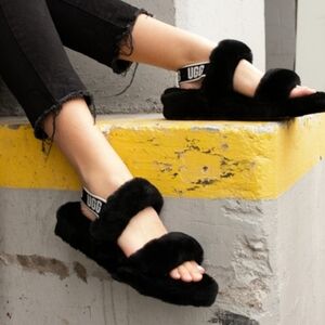 Ugg Women's OH Yeah Fur Plushy Open Toe Slip-On Slippers, Black, Size 6
